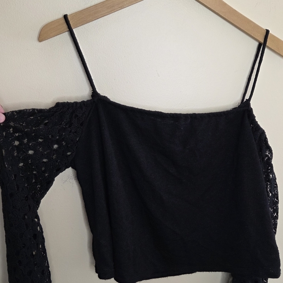 La Banga | Black Cold Shoulder Burnout Top Crochet Arms Whimsigoth Size Large - Picture 7 of 7